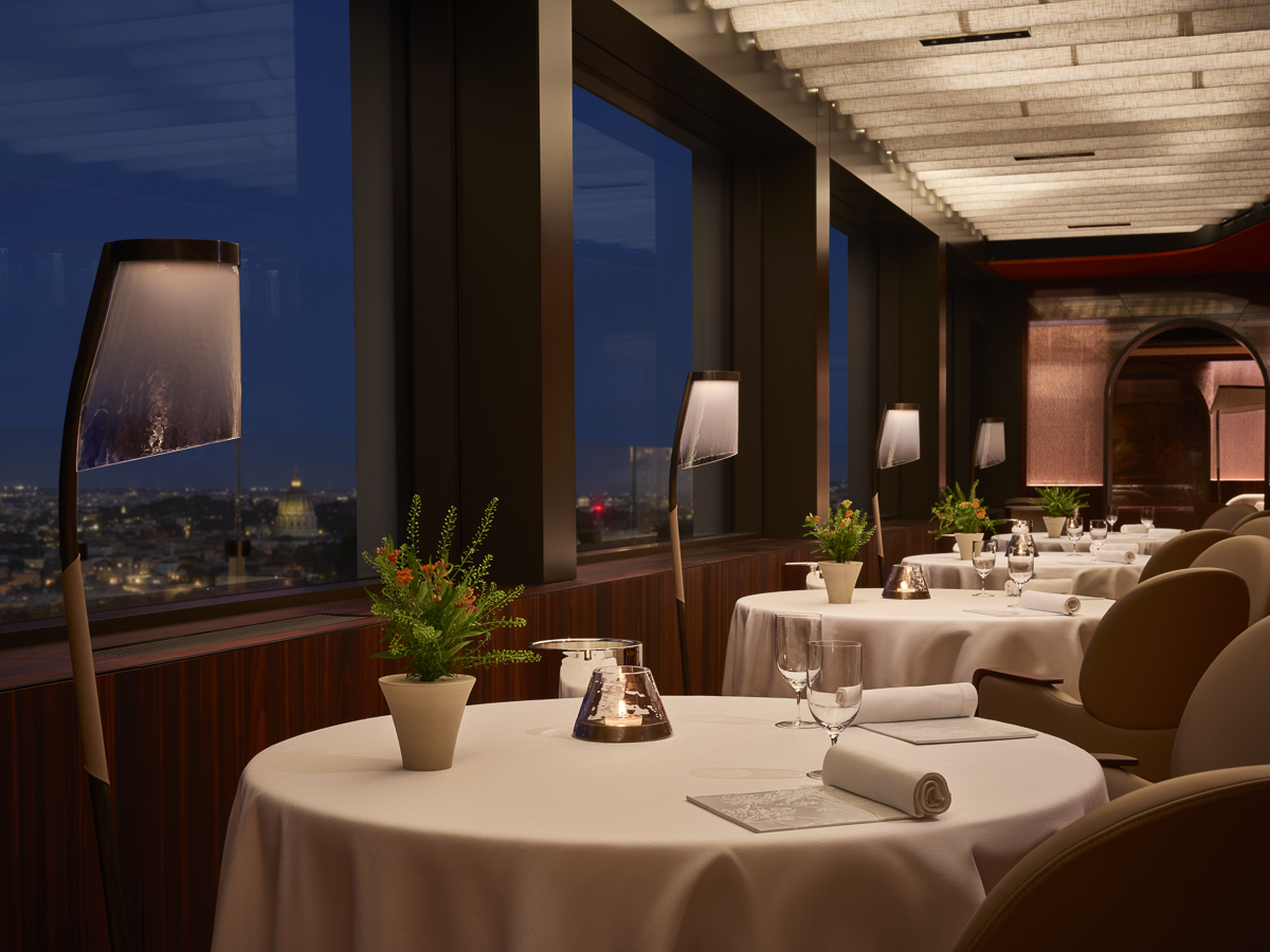 La Pergola Interiors with View - Photo by Antonio Saba