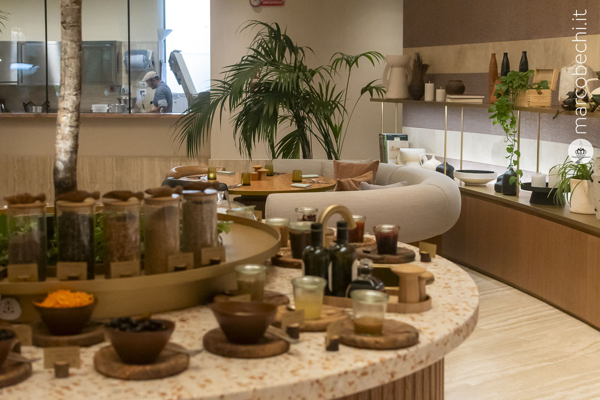 La sala del ristorante Bivium per la colazione