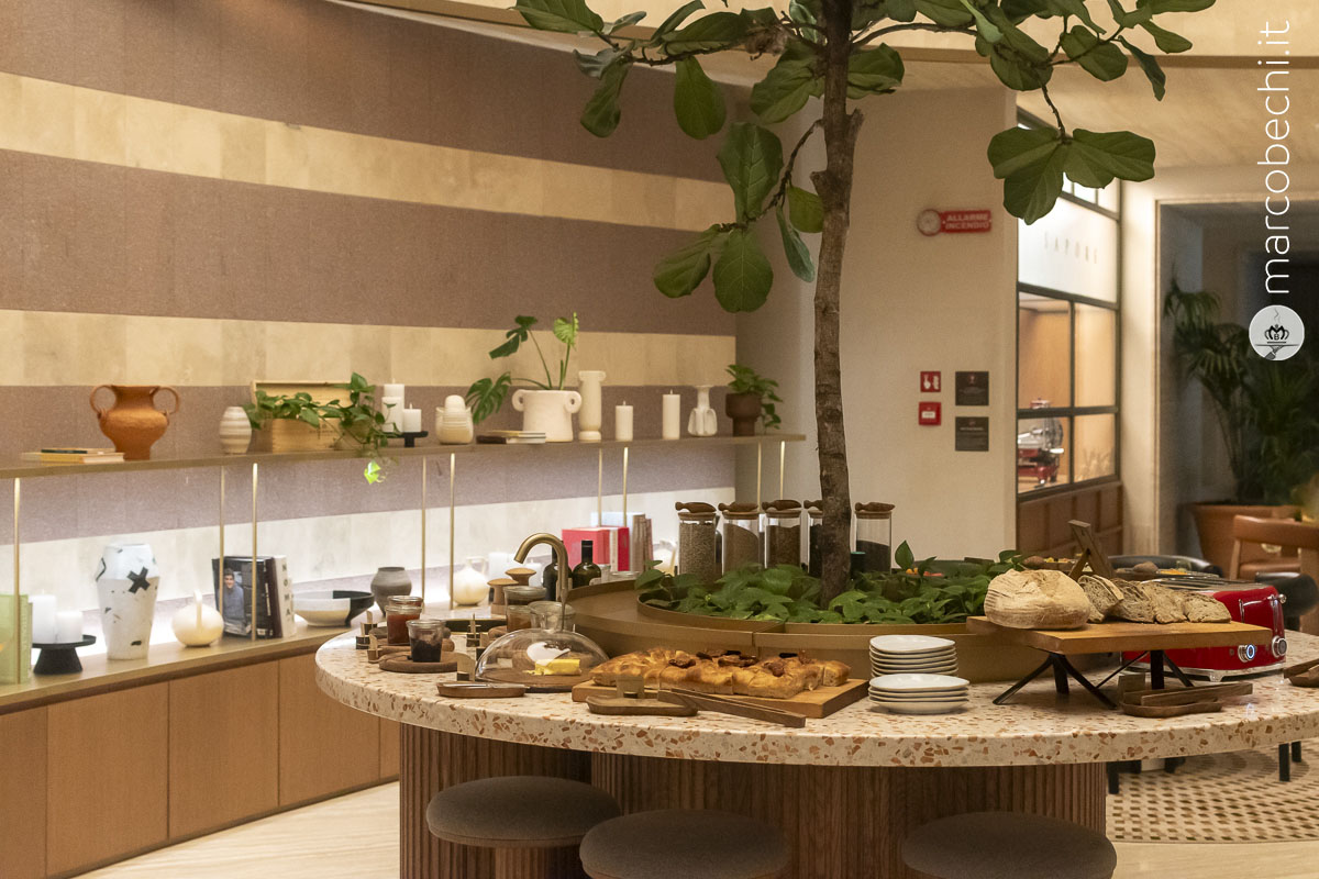 La sala del ristorante Bivium per la colazione