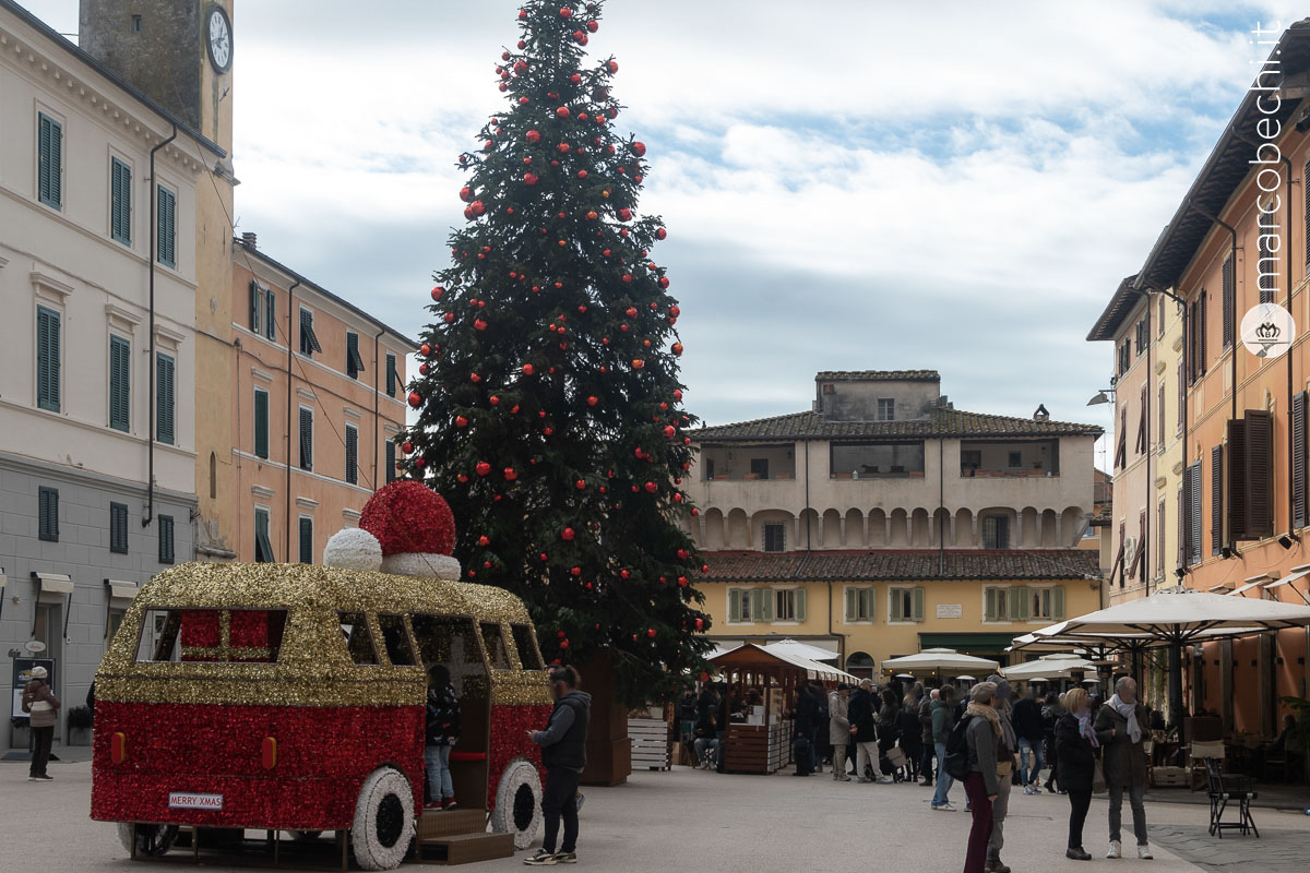 La piazza del Duomo di Pietrasanta