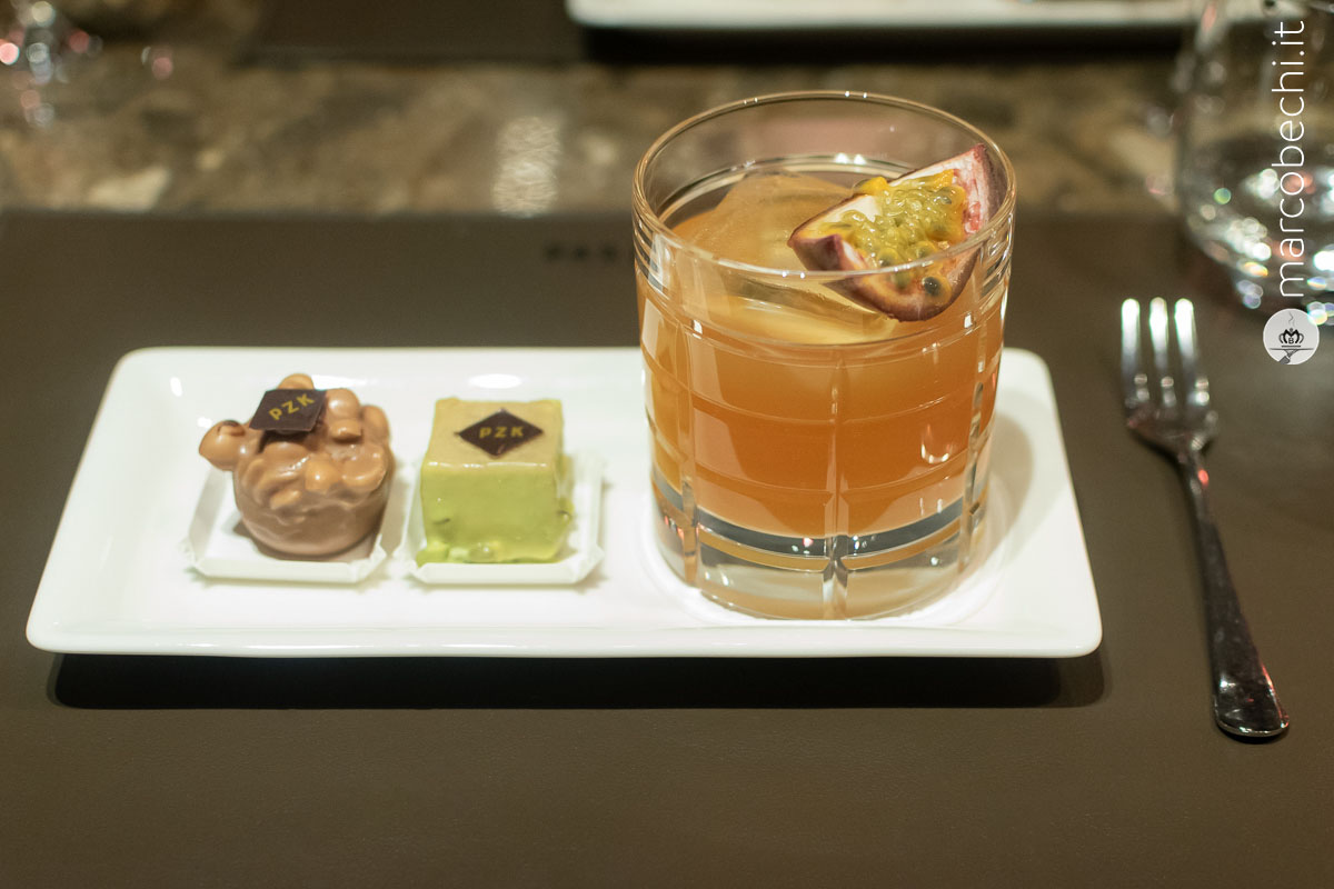 Pasticceria fresca abbinata al "Negroni che passione"