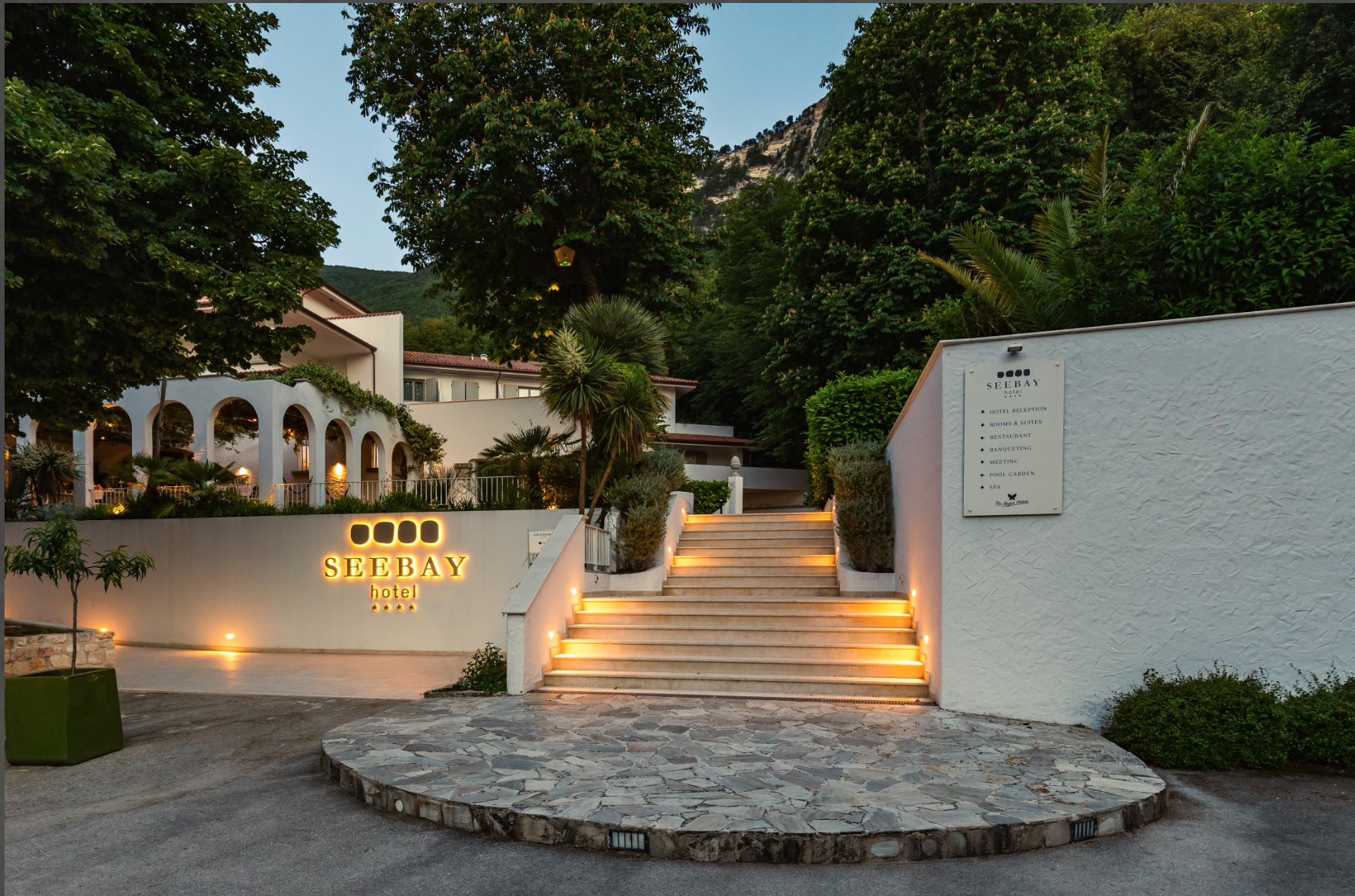 See Bay Hotel