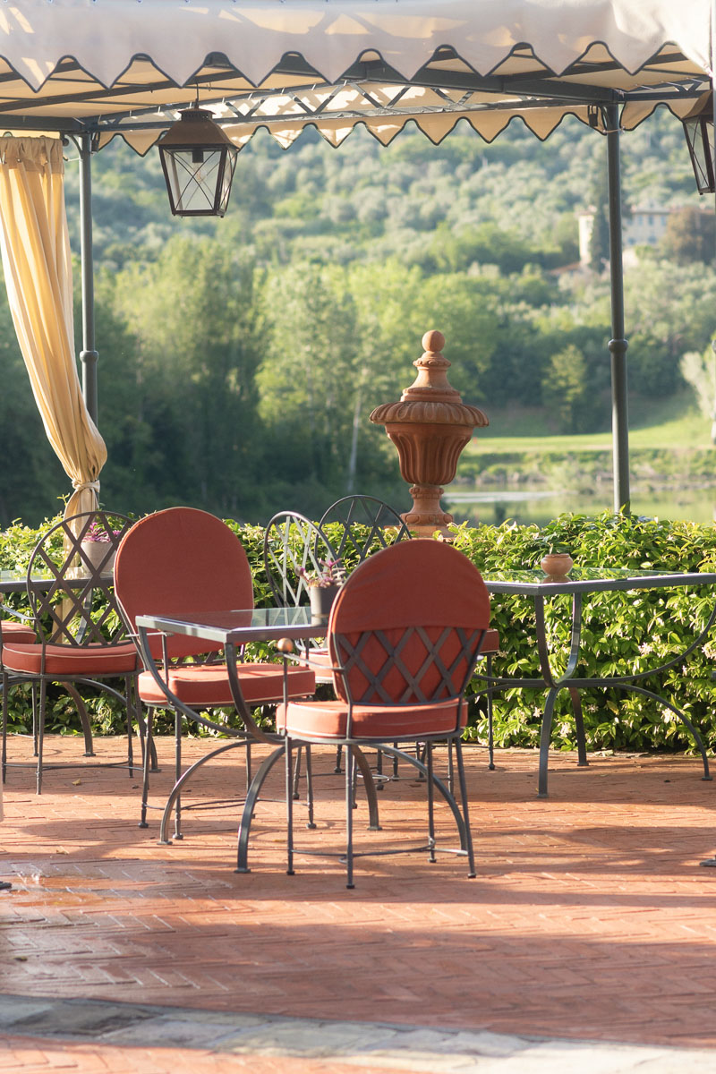 La piazza di Villa La Massa