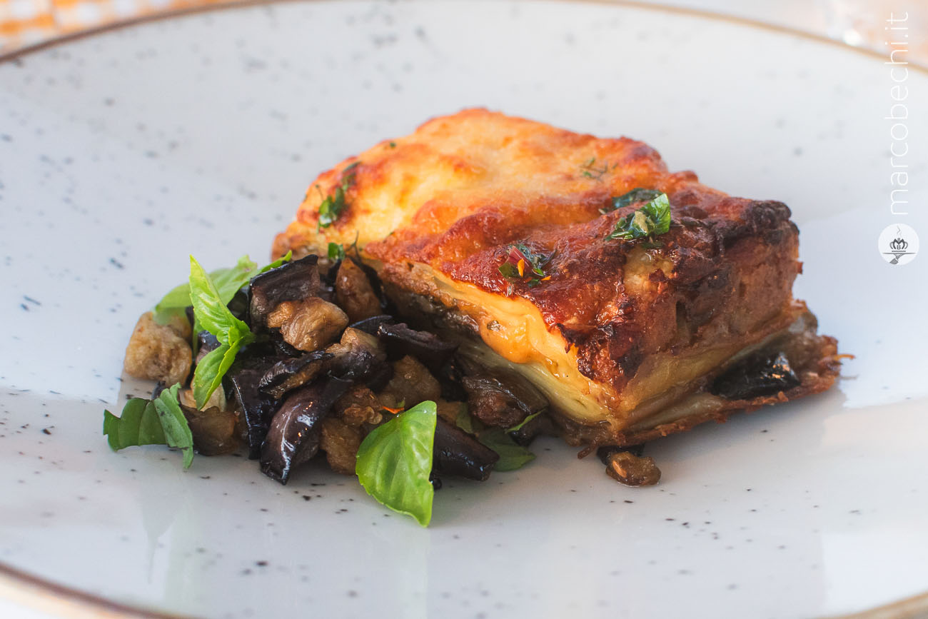 Lasagne di grano duro, melanzane, provola e fondente al lime