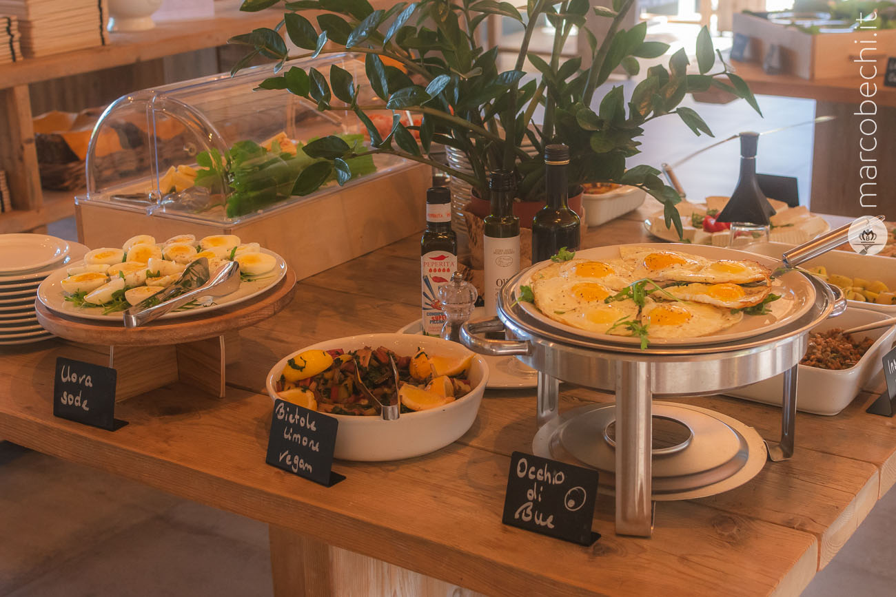 Una parte del buffet della colazione