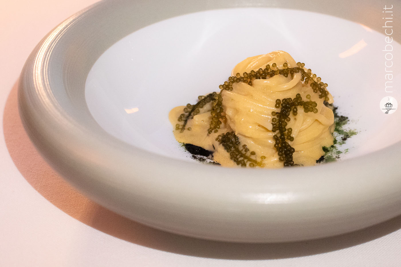Spaghetto, vongole, limone nero, lattuga di mare