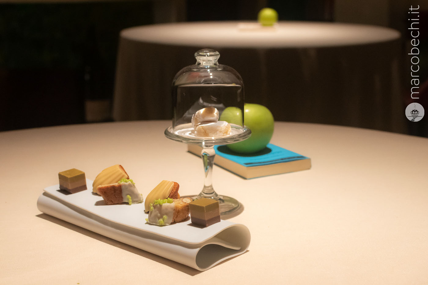 Les petit fours